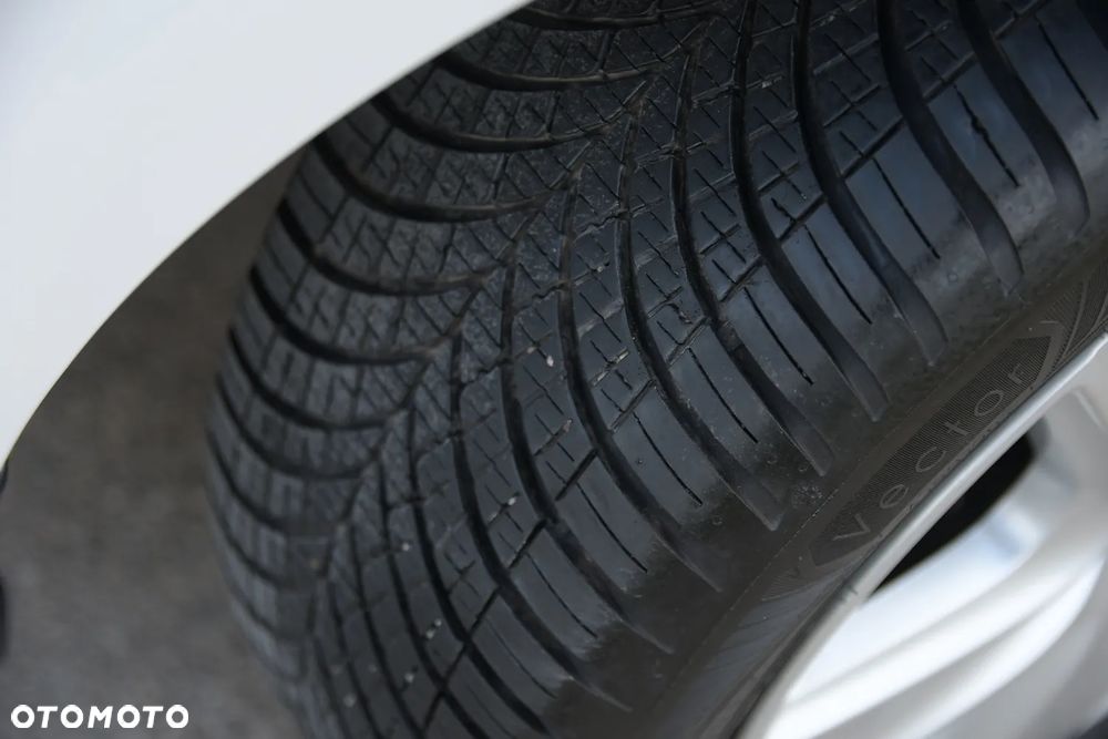 Volkswagen Golf - 18