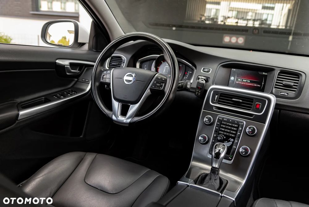 Volvo V60 D4 AWD Geartronic Summum - 20