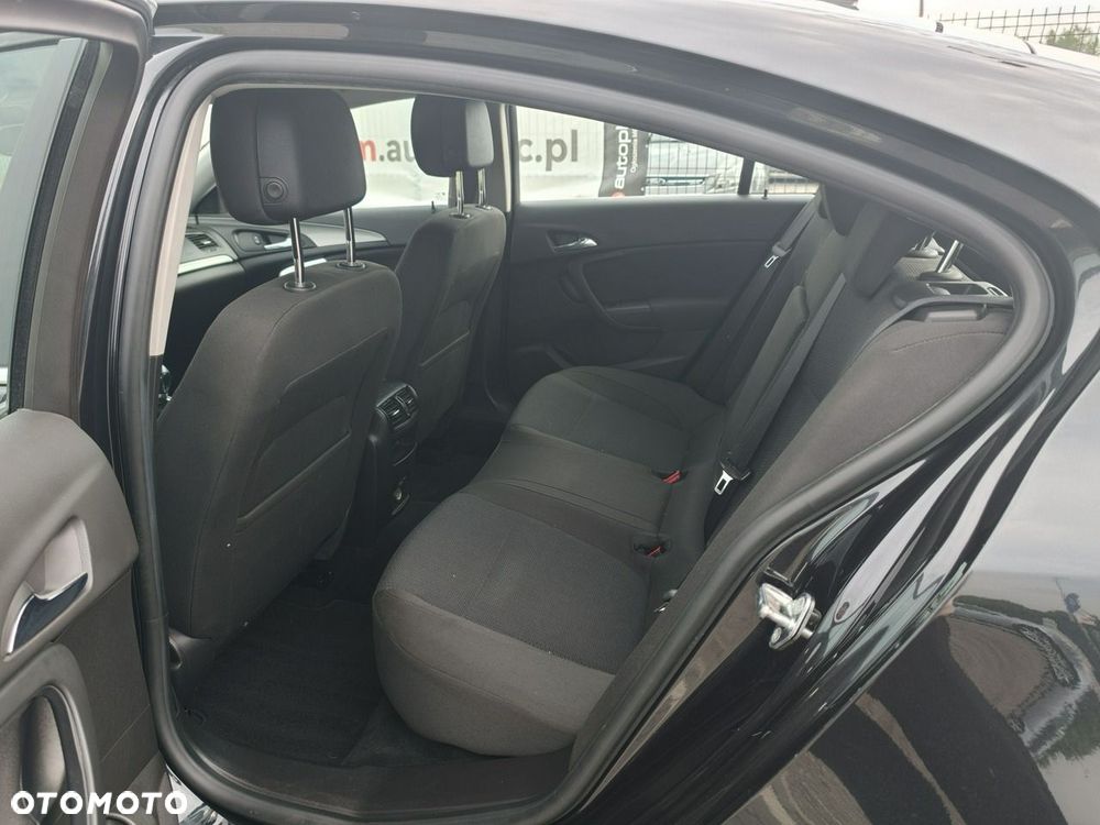 Opel Insignia - 16