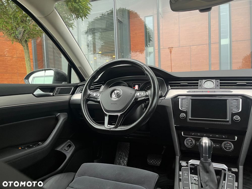 Volkswagen Passat - 24