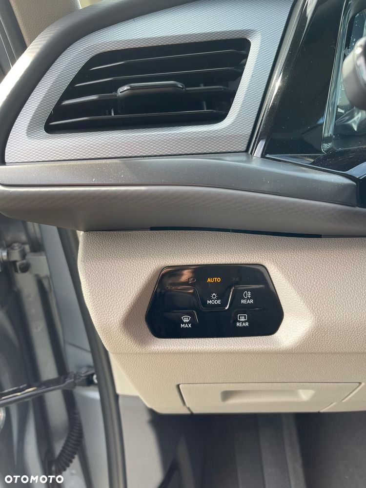 Volkswagen Multivan 2.0 TDI L2 Family DSG - 24