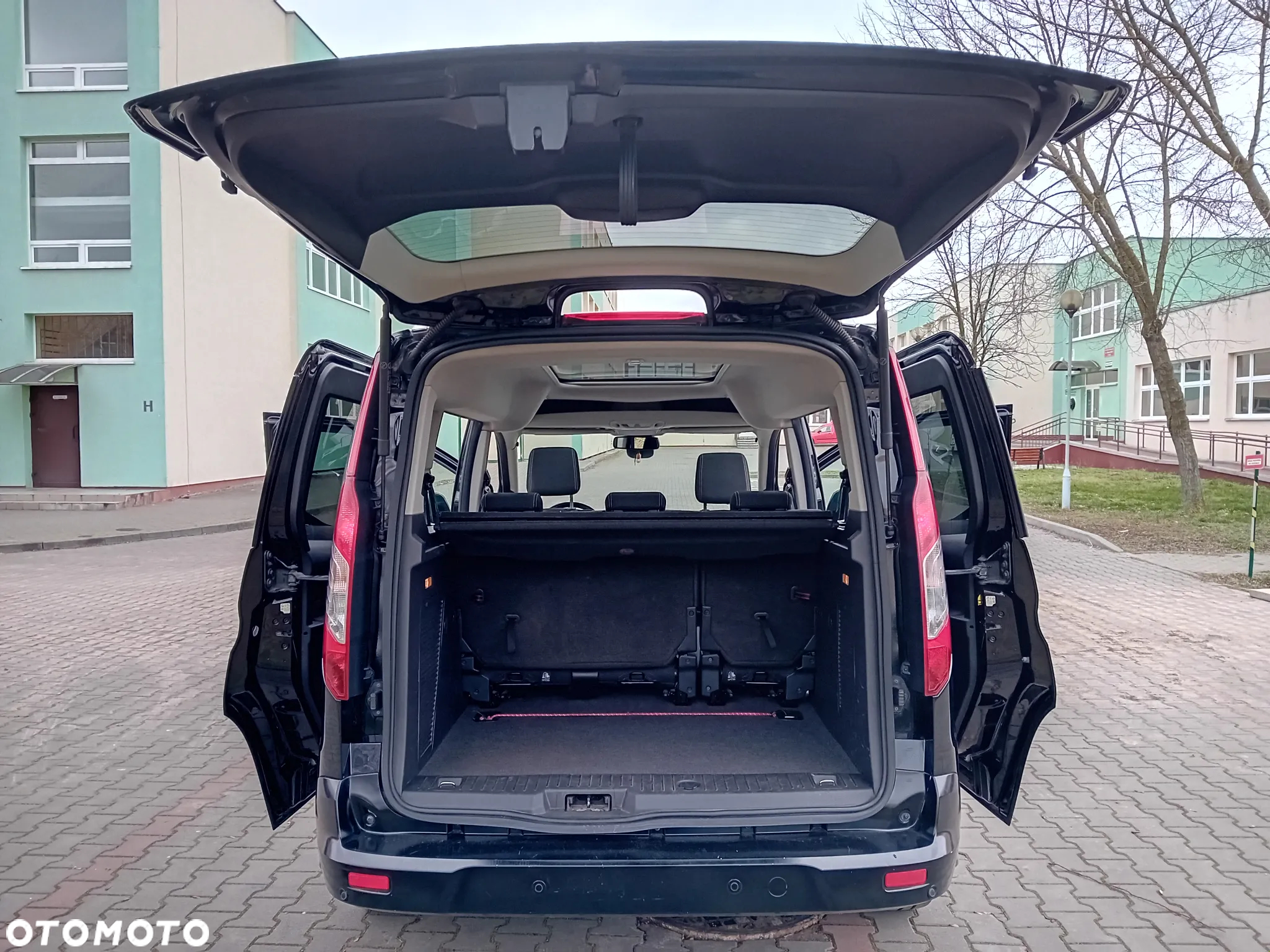 Ford Tourneo Connect 1.5 TDCi Titanium - 16