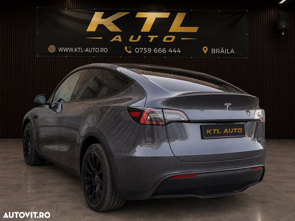 Tesla Model Y Long Range Dual Motor AWD - 4