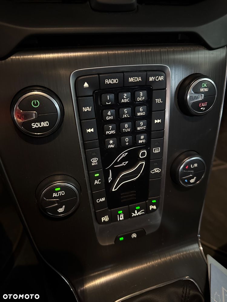 Volvo V40 D4 R-Design Summum - 12