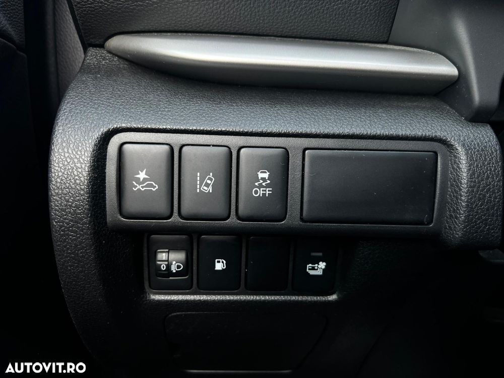 Mitsubishi Eclipse-Cross Plug-In Hybrid 4WD Plus Select - 24