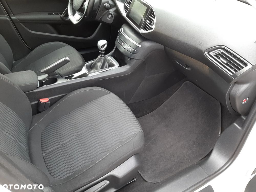 Peugeot 308 1.6 BlueHDi Active S&S - 26