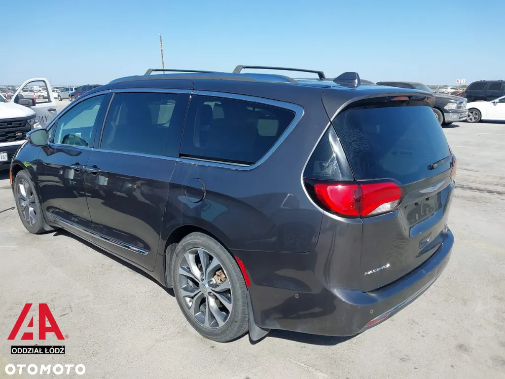 Chrysler Pacifica - 14