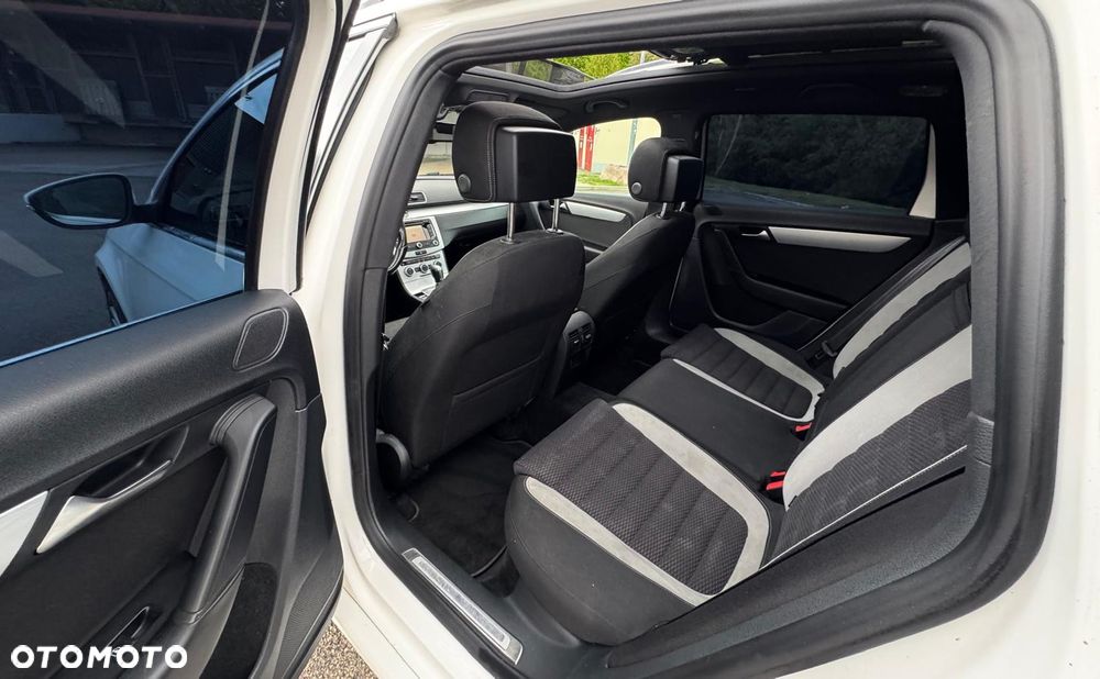 Volkswagen Passat 2.0 TDI Highline R-Style DSG - 25