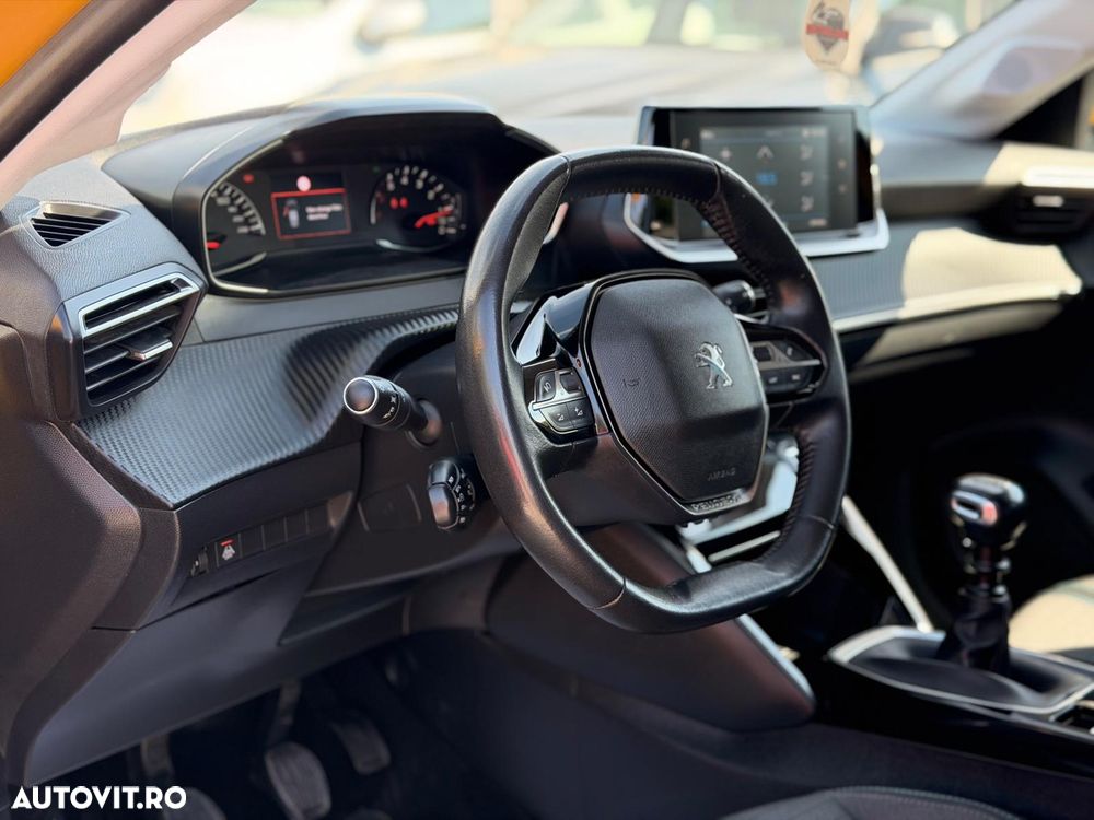 Peugeot 208 1.2 L PureTech STT Allure - 22