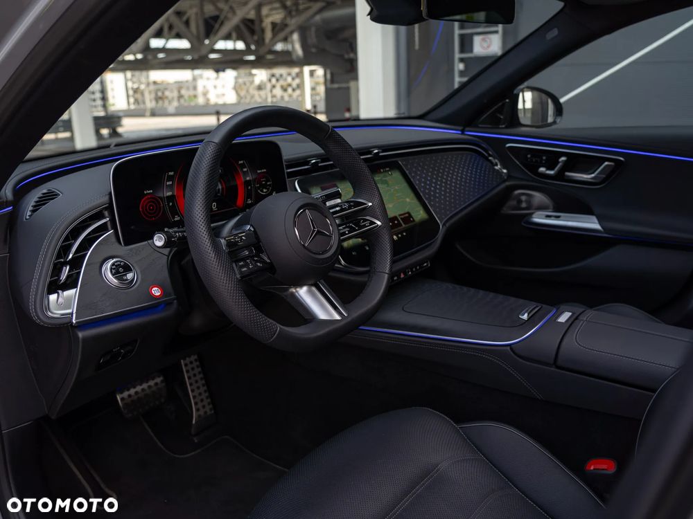Mercedes-Benz Klasa E 300 de PHEV 4-Matic AMG 9G-Tronic - 12