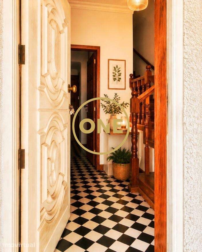 Moradia cheia de charme e potencial, a 450 metros da praia de Salgueir - Grande imagem: 4/24