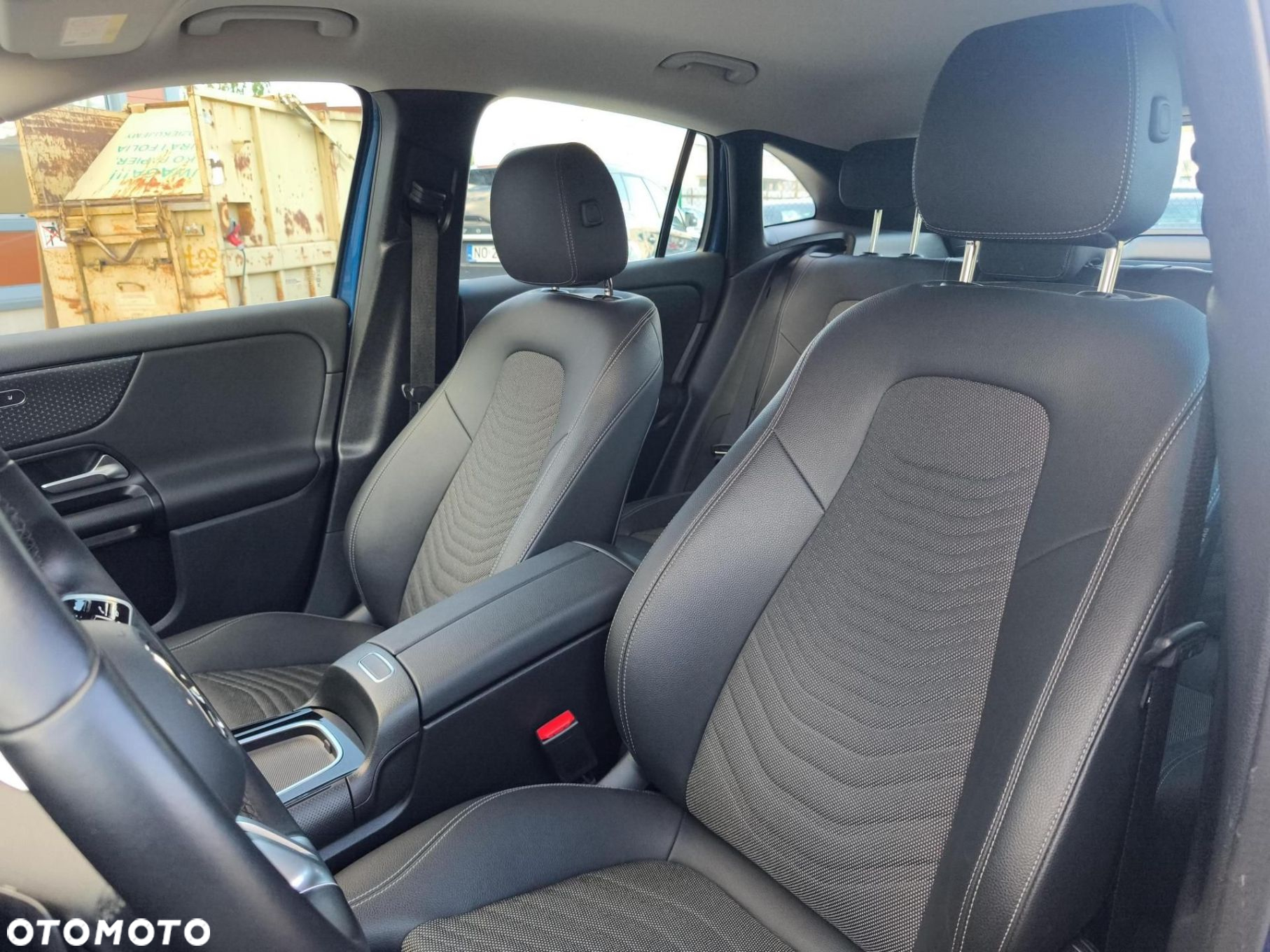 Mercedes-Benz GLA - 10