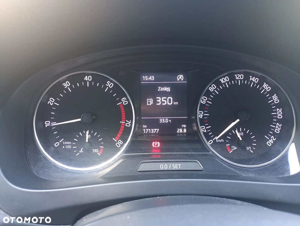 Skoda RAPID 1.2 TSI Ambition - 12