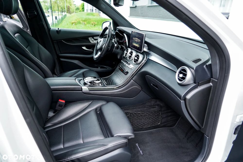 Mercedes-Benz GLC 300 4-Matic - 9
