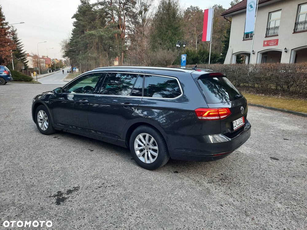 Volkswagen Passat - 12