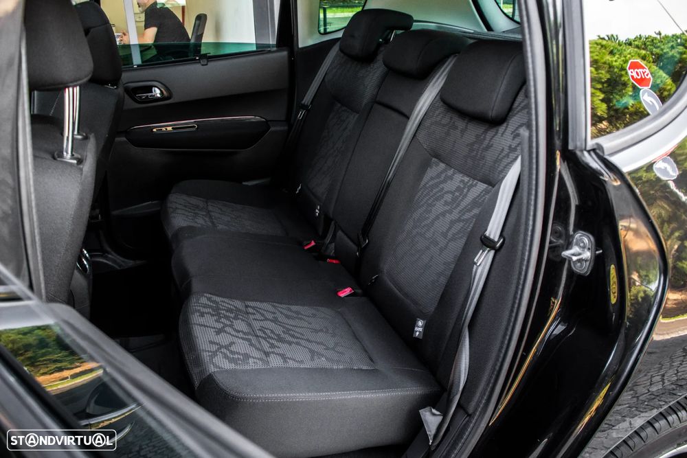 Peugeot 3008 1.6 HDi Executive - 28