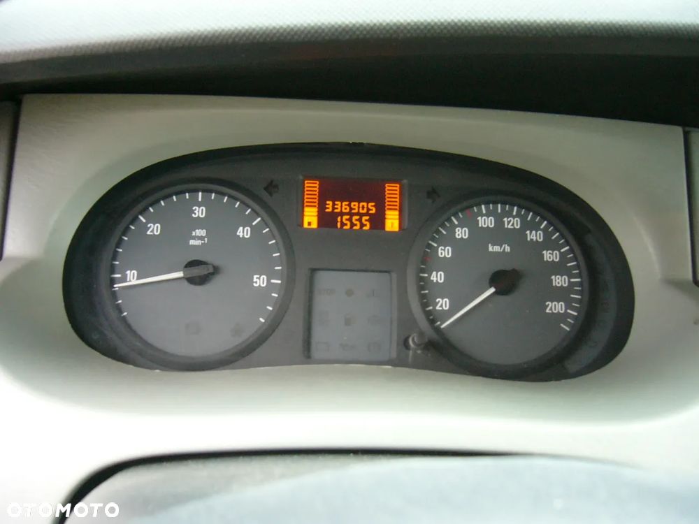 Opel Vivaro LONG 2,5 dci 115 Ps - 11