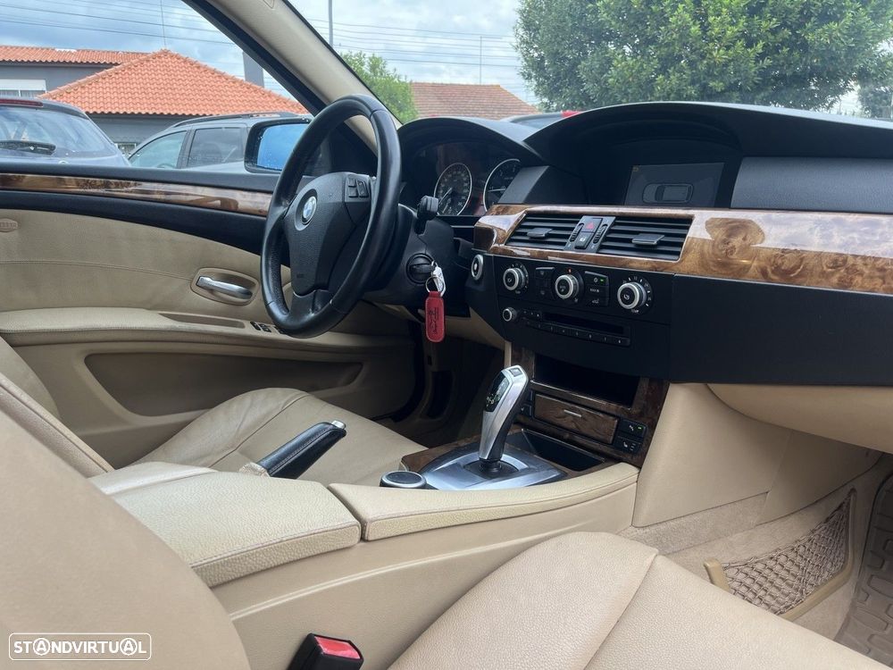 BMW 520 dA Executive - 10