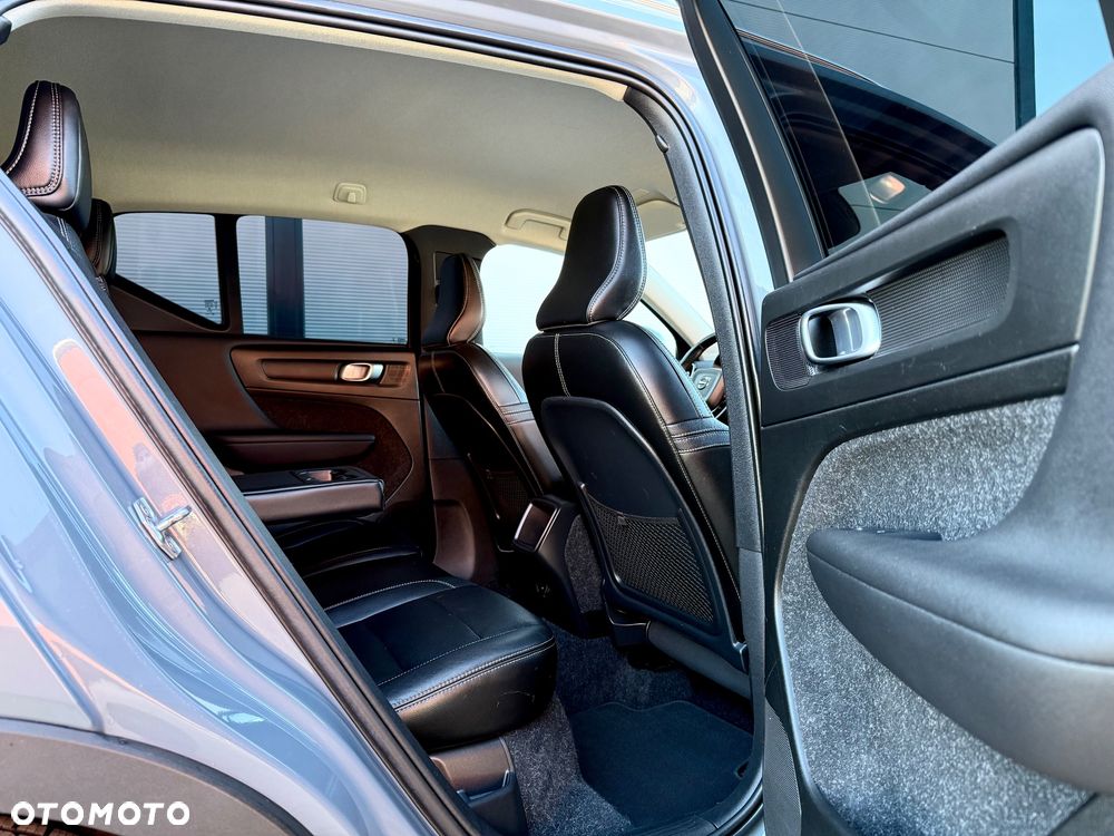 Volvo XC 40 D3 Momentum Pro - 32