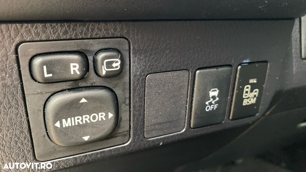 Toyota RAV4 2.2 D-4CAT 4WD Aut Luxury - 16