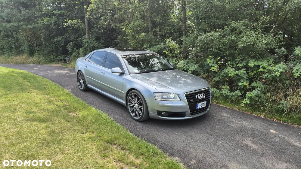 Audi A8 4.2 L Quattro - 16