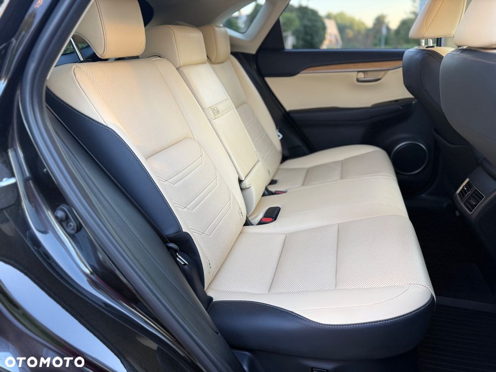 Lexus NX 300h Prestige AWD - 22