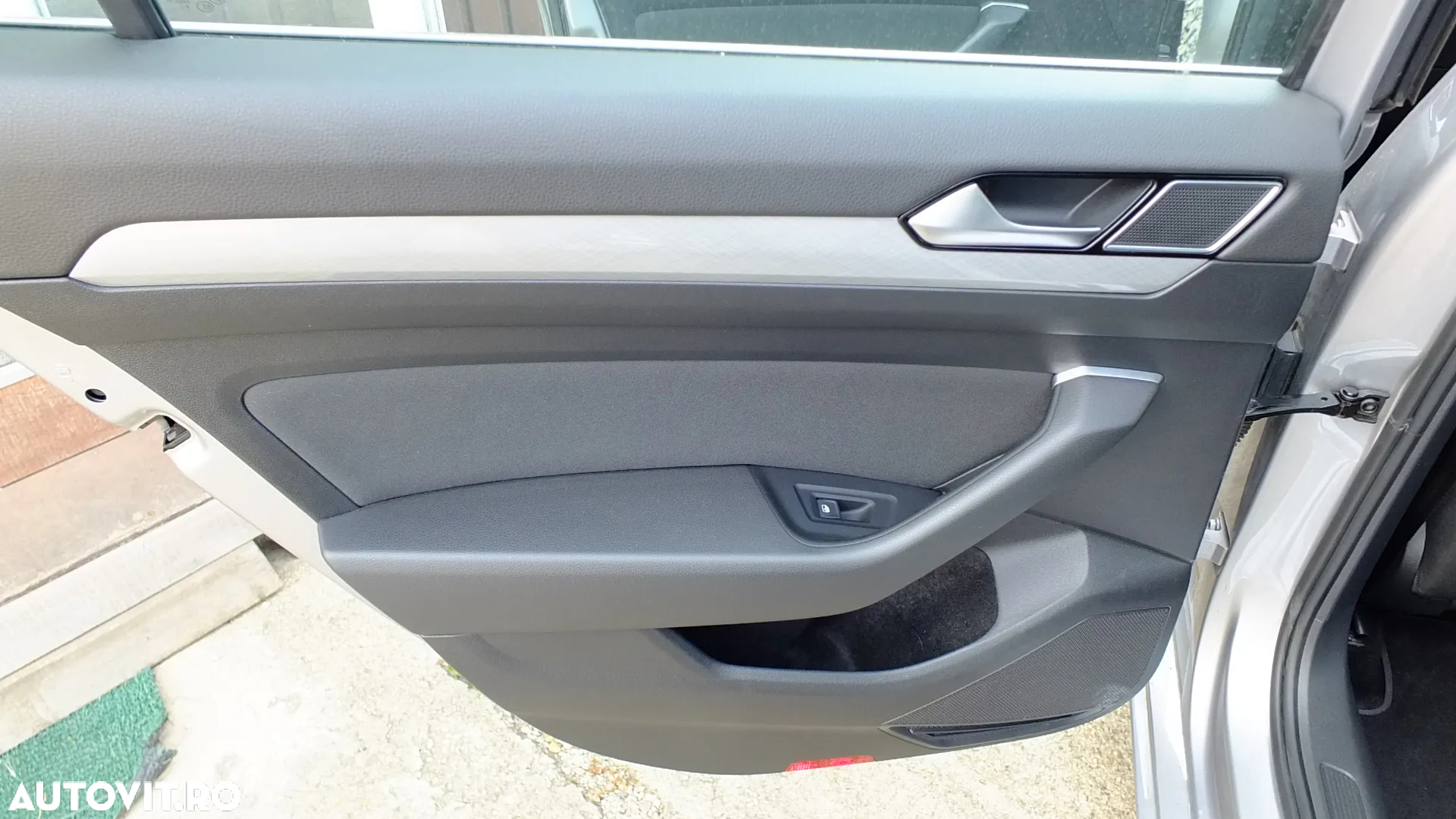 Volkswagen Passat Variant 2.0 TDI DSG Comfortline - 23