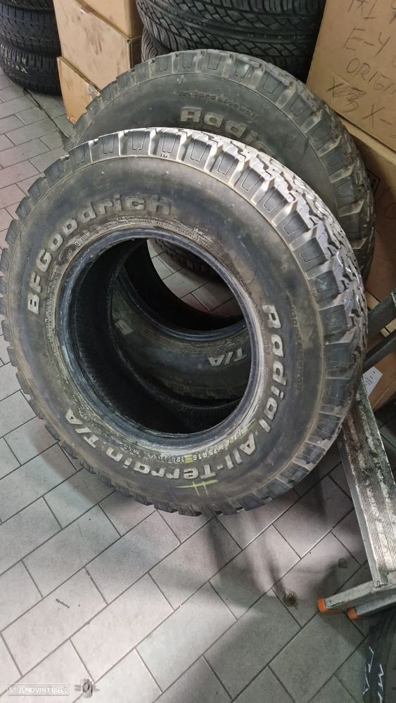 2 PNEUS 245/75/16 BFGOODRICH 120/116S  ALL TERRAIN COM MAIS DE 90% DE PISO - 2