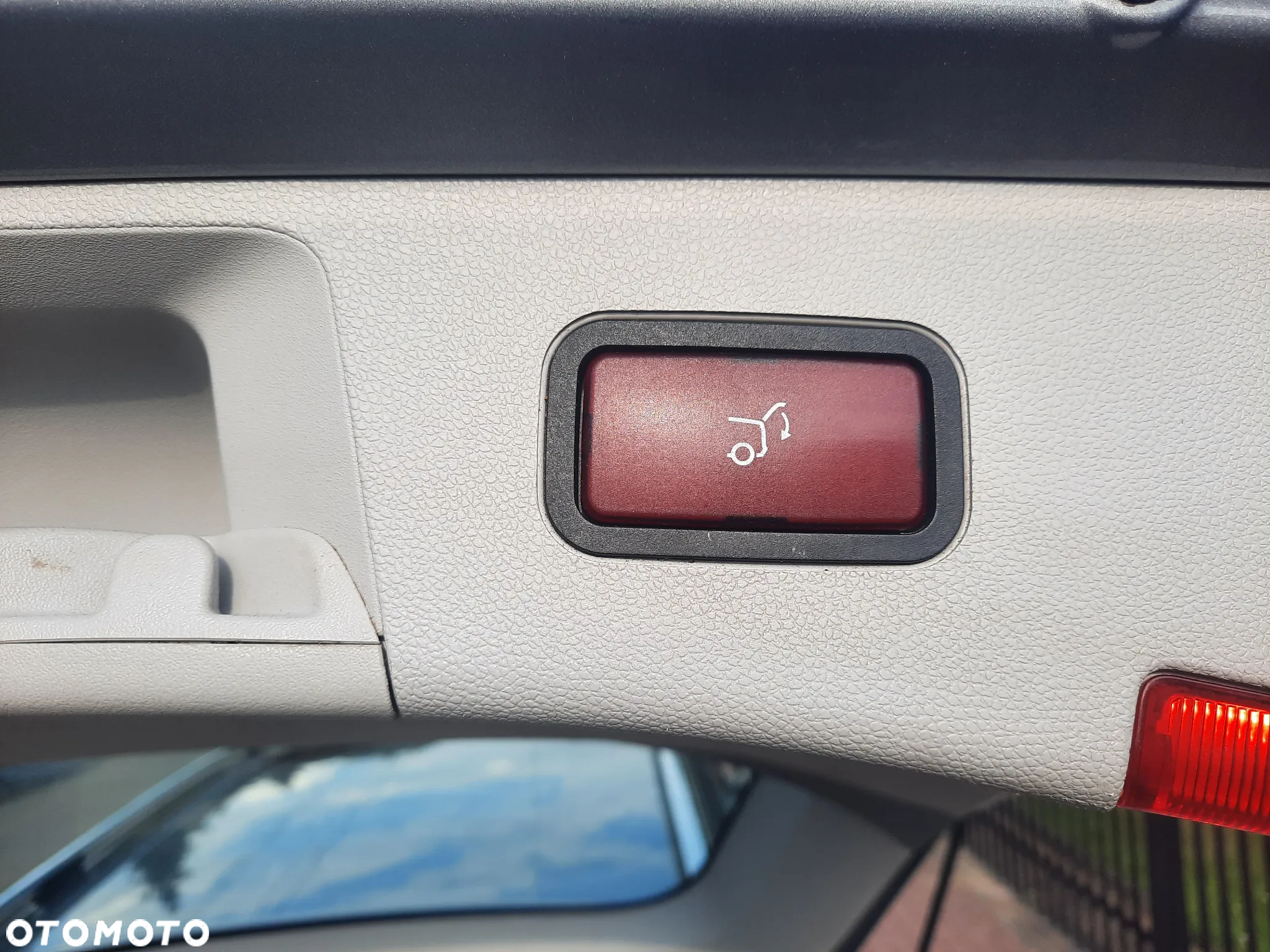 Mercedes-Benz Klasa E 250 T CGI BlueEFFICIENCY 7G-TRONIC - 16