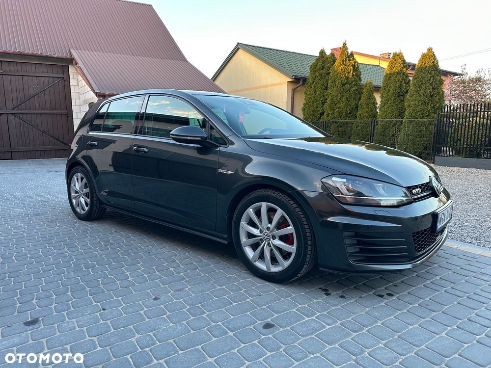 Volkswagen Golf - 3