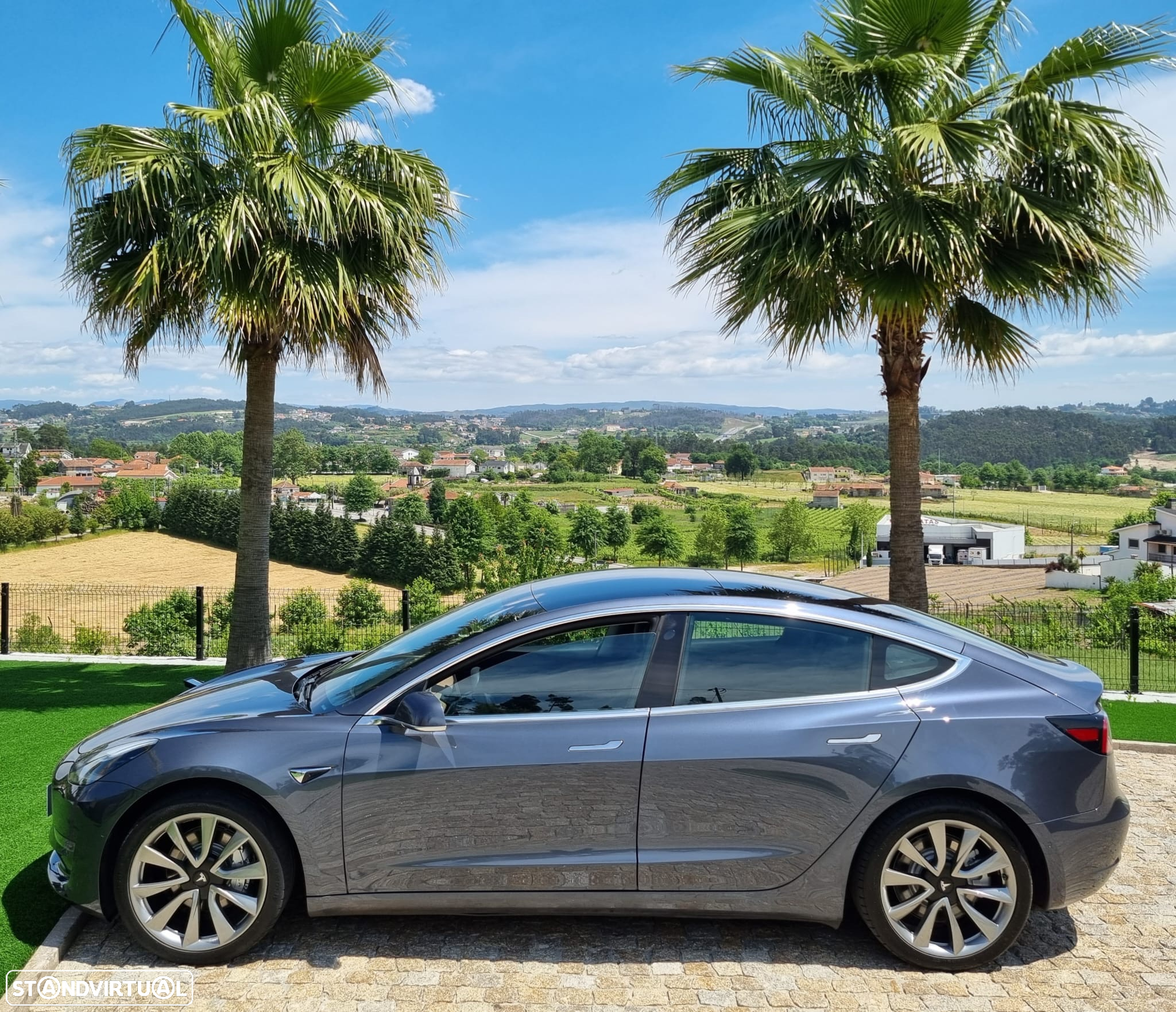 Tesla Model 3 Long-Range Dual Motor AWD - 17