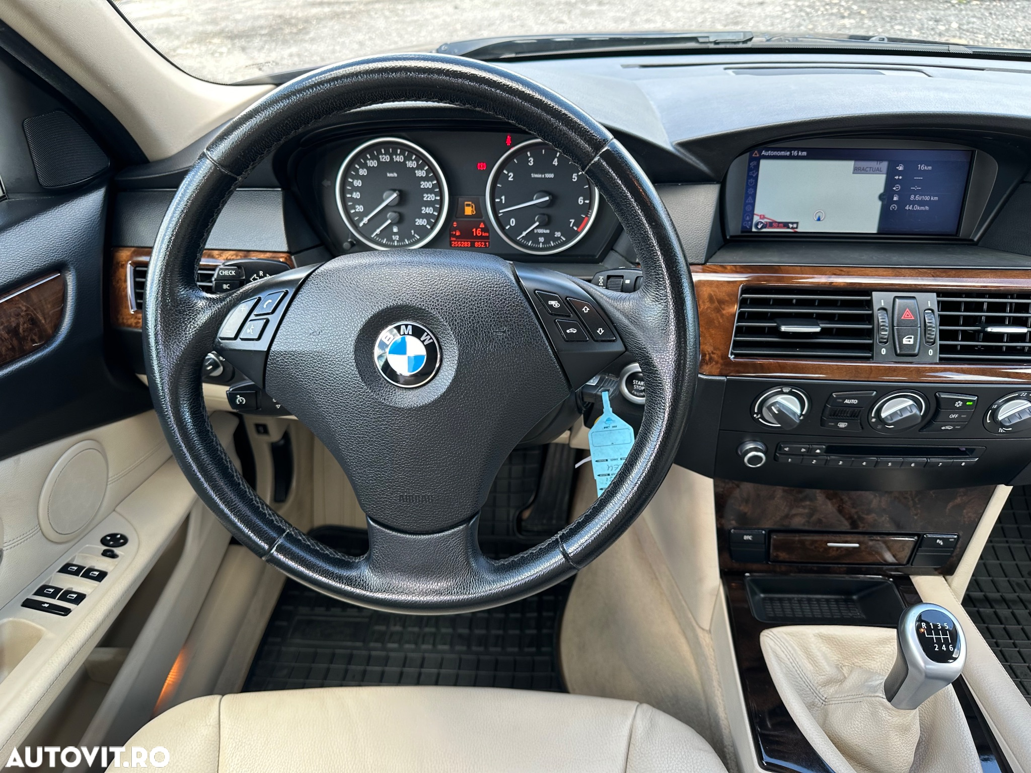 BMW Seria 5 523i Edition Sport - 11