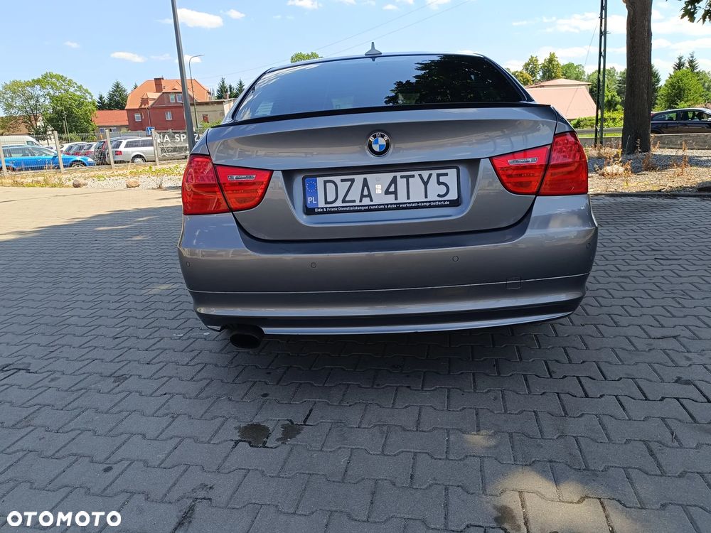 BMW Seria 3 320d - 24