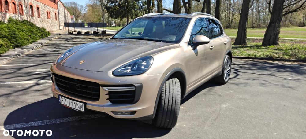 Porsche Cayenne - 1