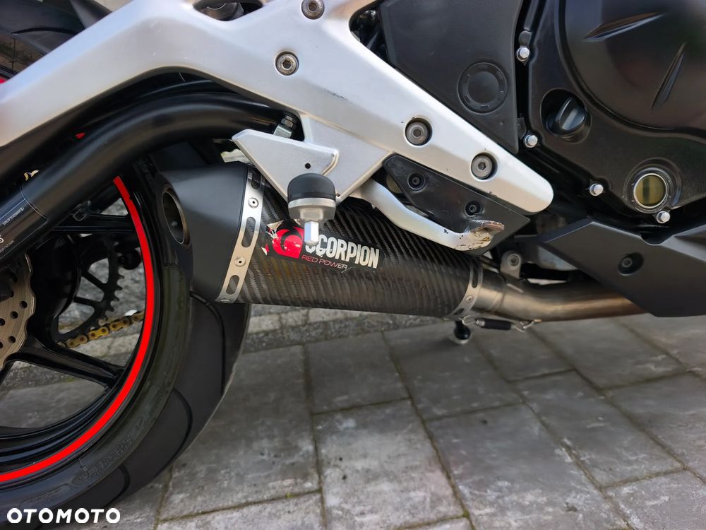 Kawasaki ER - 8