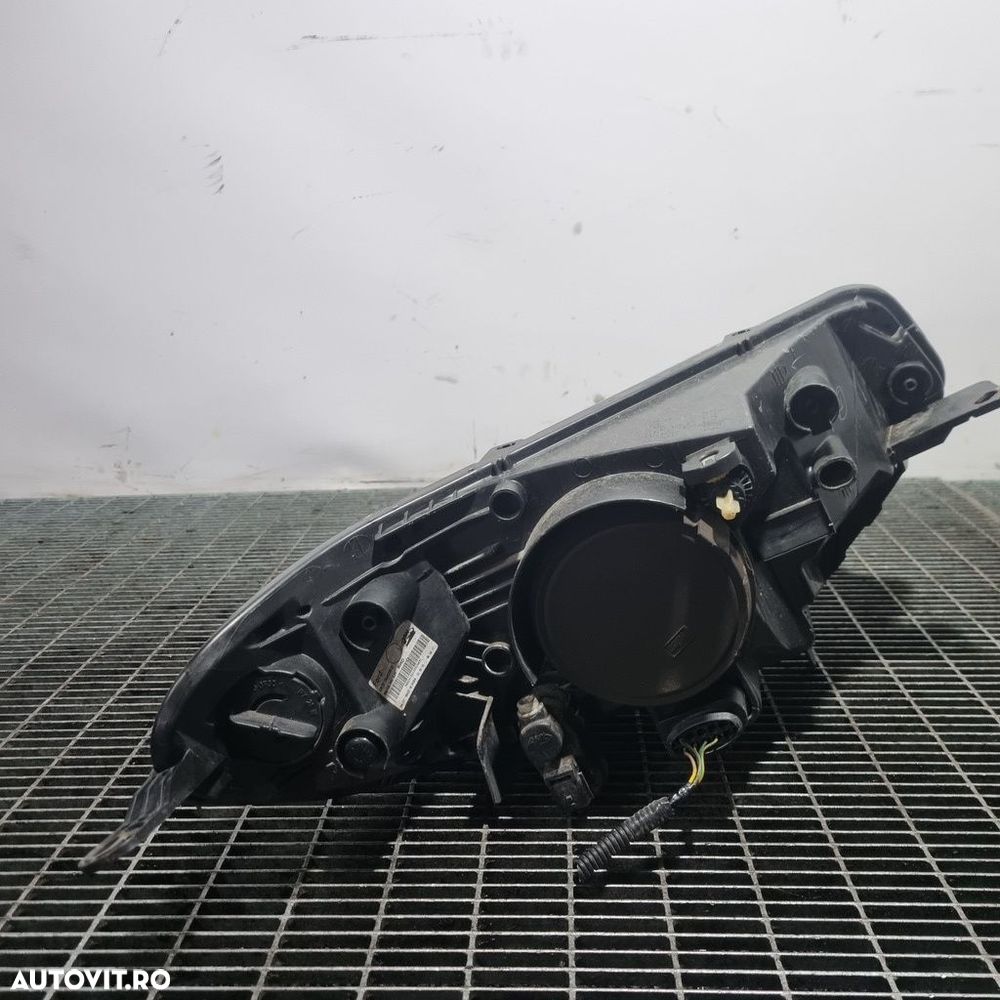 Far Stanga Ford EcoSport II 2013 - 2017 SUV 4 Usi (1389) Fara xenon - 4