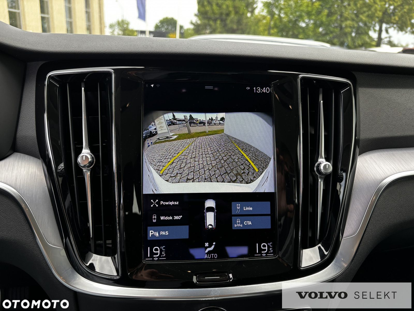 Volvo V60 Cross Country - 14