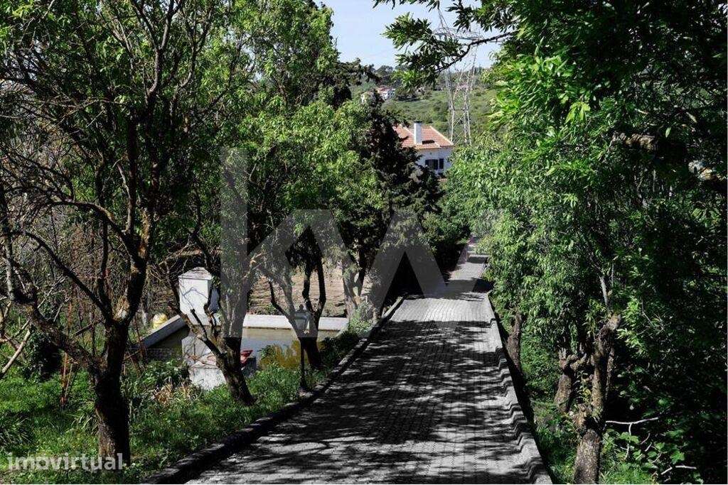 Magnífica Moradia T5 com Jardim e Piscina em Vila Franca de Xira - Grande imagem: 2/33