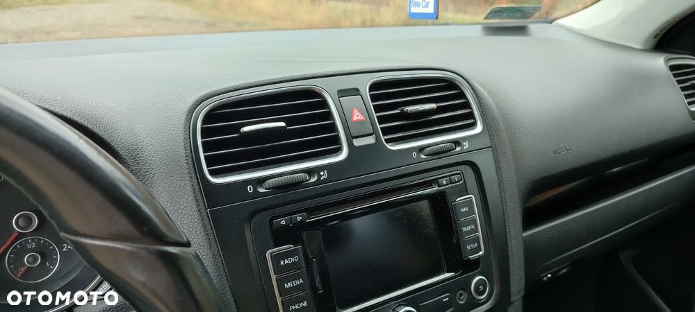 Volkswagen Golf 1.6 TDI DPF BlueMotion - 11