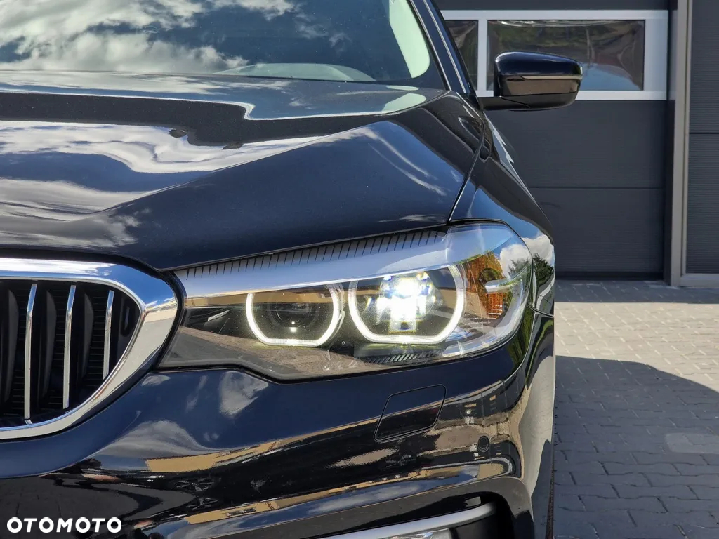 BMW Seria 5 530d Touring Sport Line - 11