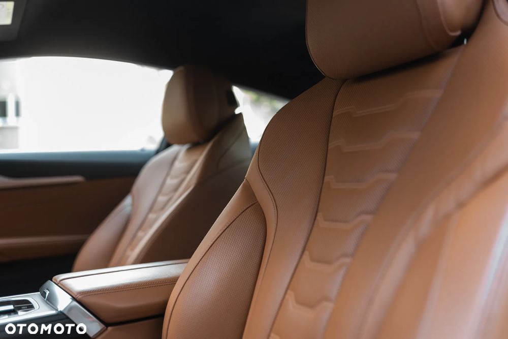 BMW Seria 8 M850i xDrive - 18