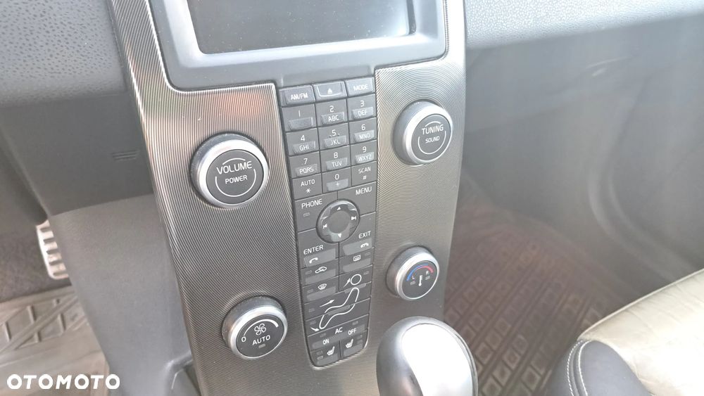 Volvo V50 D2 - 10