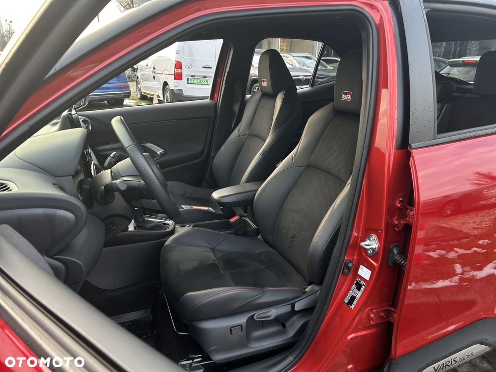Toyota Yaris Cross Hybrid 1.5 GR Sport - 24