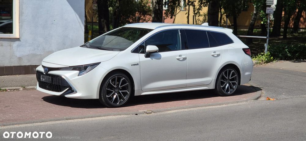 Toyota Corolla 2.0 Hybrid Executive - 23