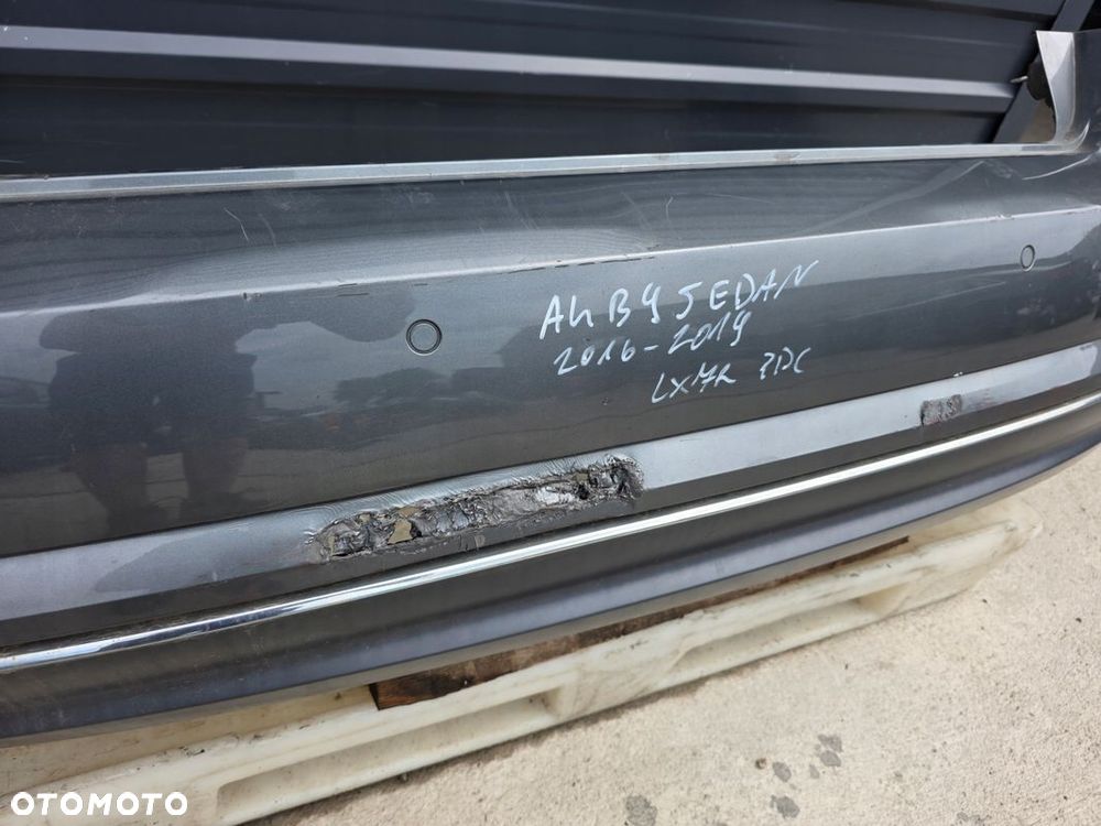 ZDERZAK TYŁ KOMPLETNY AUDI A4 B9 SEDAN LX7R 4X PDC HAK ORYGINAŁ DO POPRAWY - 7