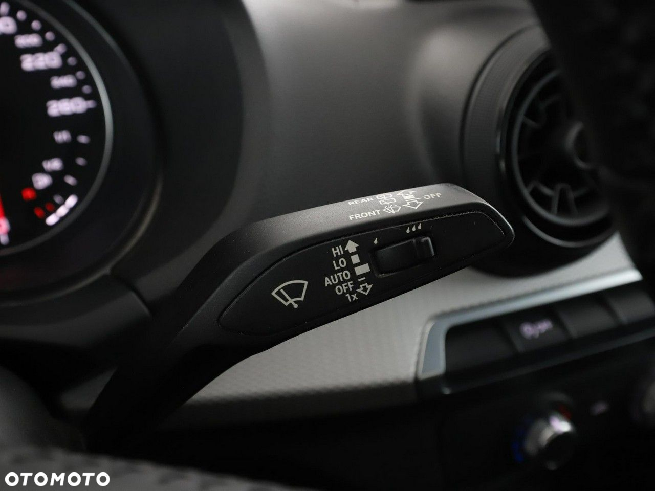 Audi Q2 1.4 TFSI CoD - 26