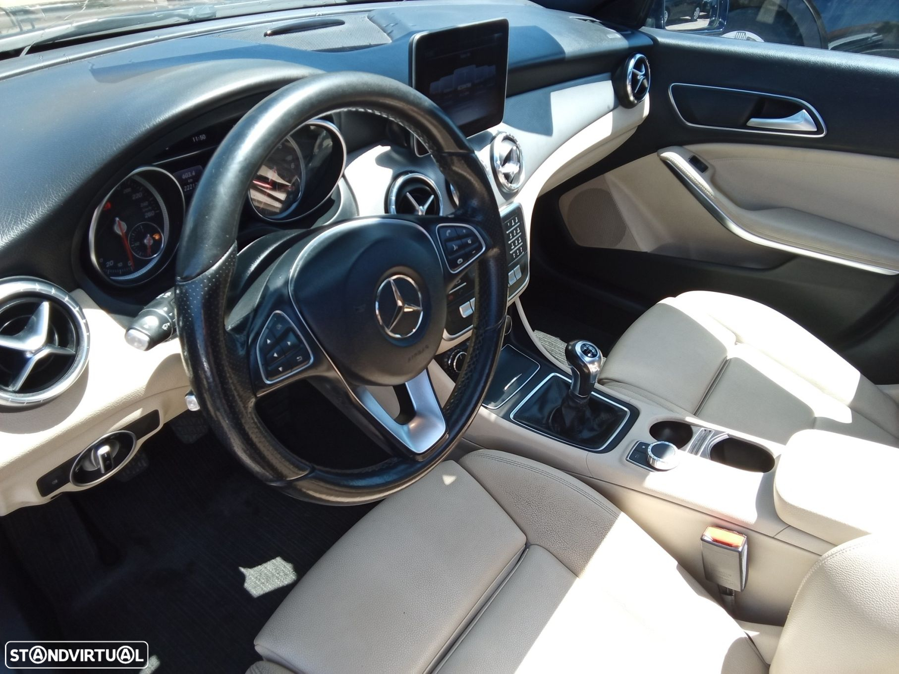 Mercedes-Benz CLA 180 d Shooting Brake - 20