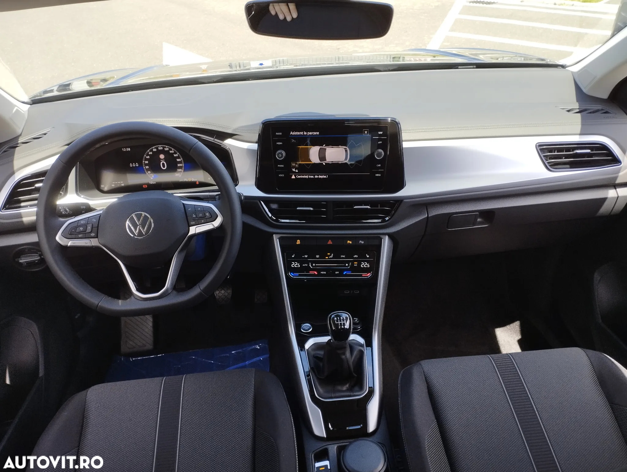 Volkswagen T-ROC 1.0 TSI Advanced - 13