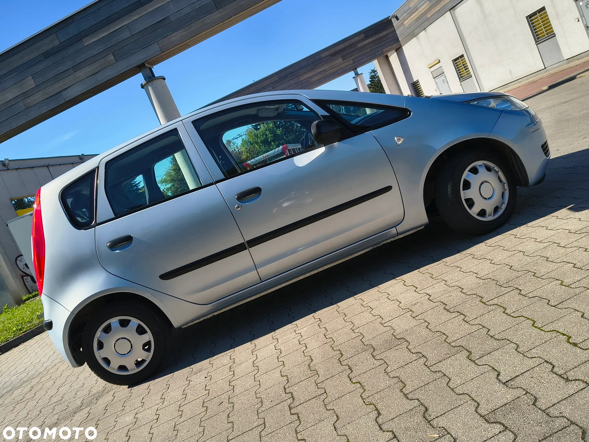 Mitsubishi Colt - 4
