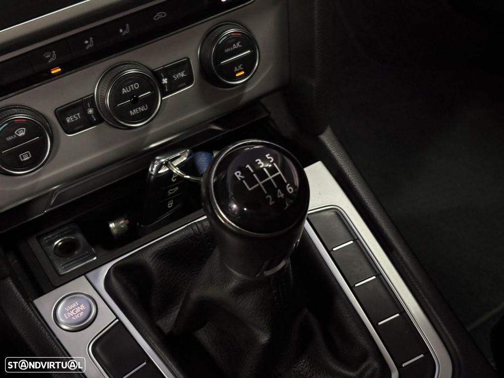 VW Passat Variant 1.6 TDI Confortline - 18